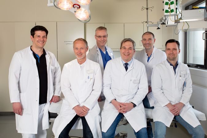 Christopher Malliouris, Dr. med. Jens Rudzewski, Patrick Lahmer, Dr. med. Hans Goost, Arndt Düsing, Dr. med. Máté Borsós (v.l.n.r.)