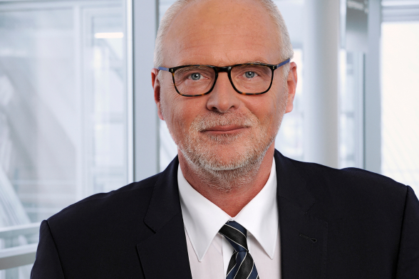 Prof. (Saitama Med. Univ.) Dr. Dietmar Stephan (Geschäftsführer)